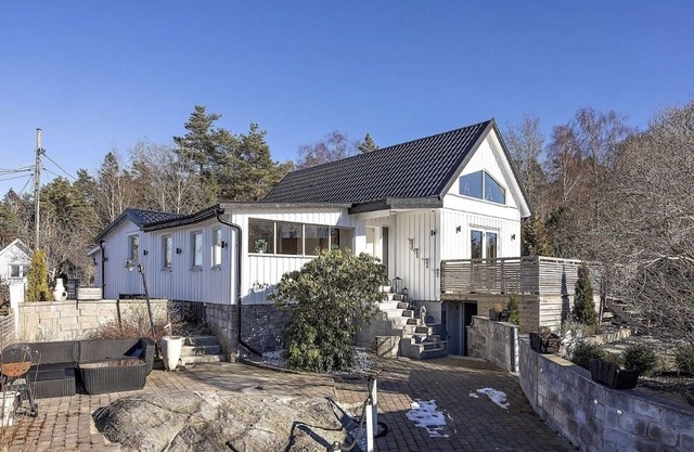 Mysigt hus med Jacuzzi i Olofstorp