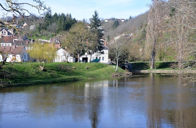 Studio "Au Bord de L'eau" Pour 3 Personnes, à L'orée D'un Village Authentique