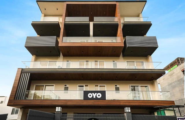 Super OYO Townhouse MA-32