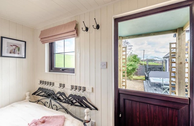 Little Bo Peep - One Bedroom House, Sleeps 2
