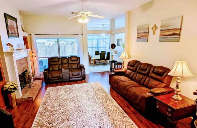 ★NEW★ A Respite Escape- 3 BDR 2 BTR Home of Temple