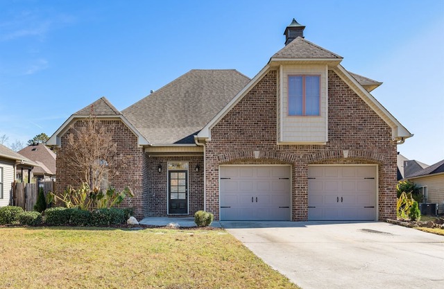 Serenity Willow - 3BR near Chelsea w/ Fenced Yard
