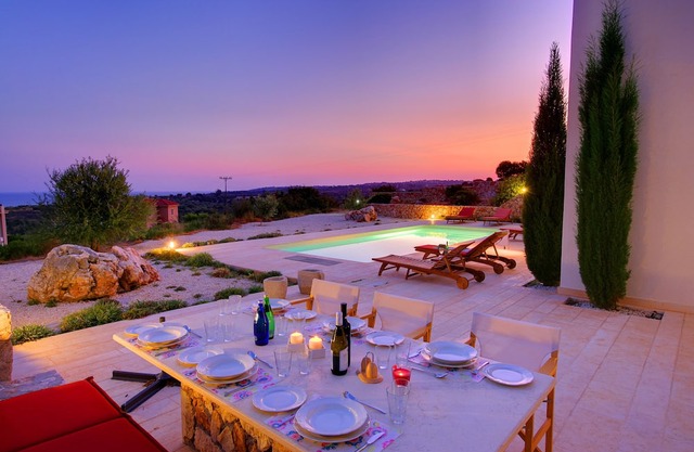 Villa 'Nautilos Ideales Resort' with Sea View, Wi-Fi and Air Conditioning