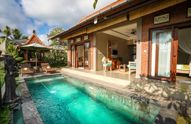 Alisa Villa