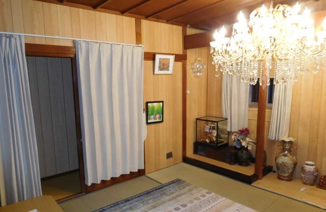 Let's enjoy Kansai together from the good old shopping streets of Osaka.
