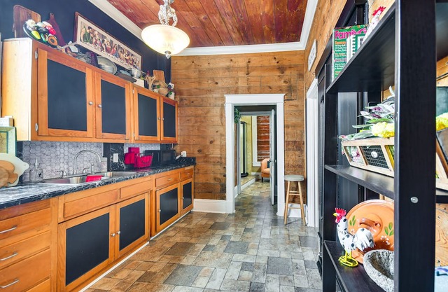 Downtown Hereford Apartment: Dine, Shop + More!