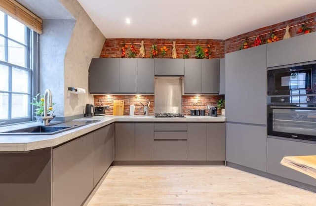 Newly-Refurbished Loft-Style Flat — Farringdon!