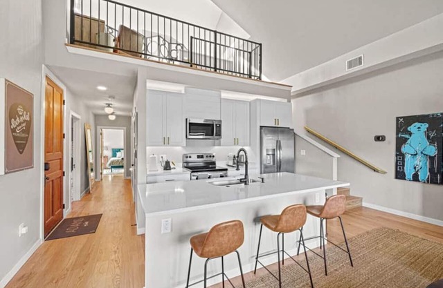 Designer Home | Walk to River!