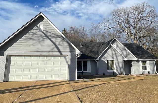 5BR 3 BA over 2,800 sq ft in the heart of Cordova