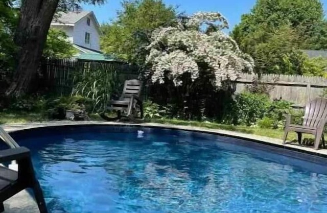 Welcome to the Blue Cottage