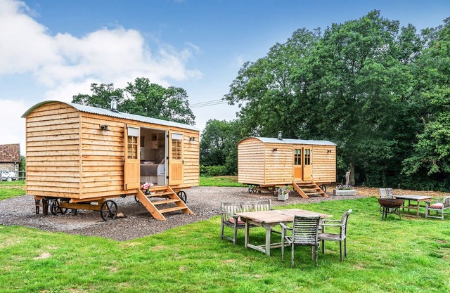 APPLE, pet friendly, character holiday cottage in Sherborne