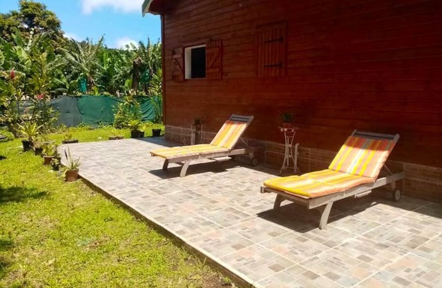 Homerez - Spacious house for 6 ppl. with garden and terrace at Saint-Claude