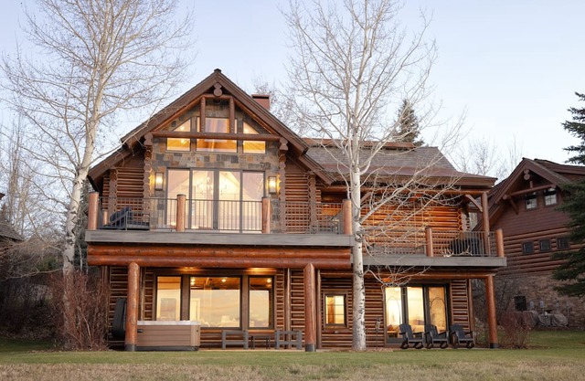 Luxury 5 Bedroom Cabin in Victor, ID
