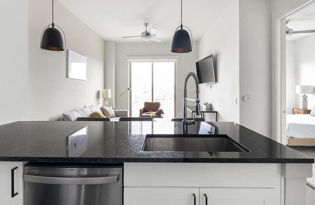 Modern Apartment in Prime Location (ID8890X22)