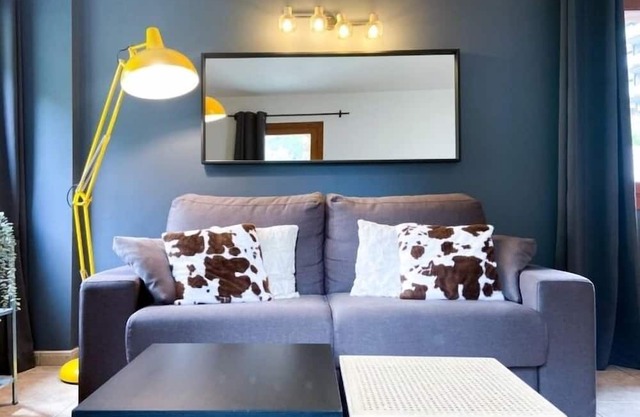 Modern and rustic in Ransol. Sleeps 6