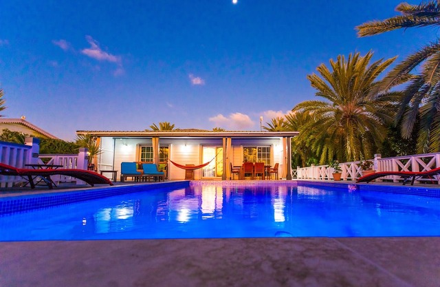Modern private villa with pool, Antigua. Ideally located. 5min from best beaches