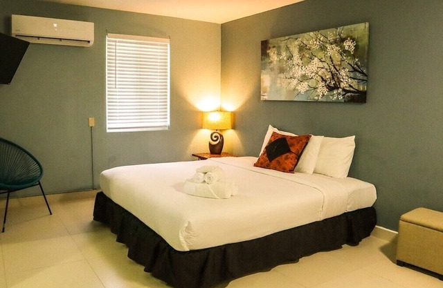 Beachfront Studio - Unit 106 Ocean Villa