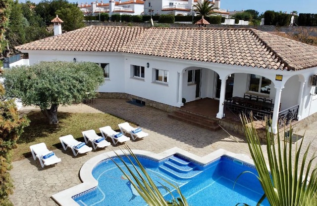 Holiday house Miami-Platja for 1 - 10 persons with 5 bedrooms - Holiday home