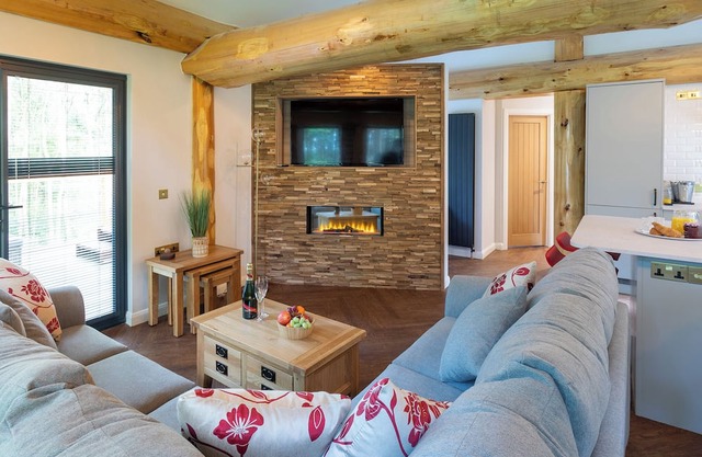 3 bedroom accommodation in Ellesmere