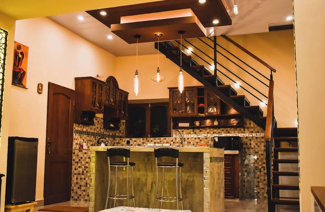 Design and relaxation in Sucre