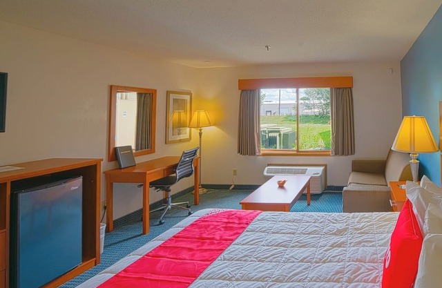 Budget Room Near Ramsey Park w/Pet-Friendly Amenities & Nearby Dining