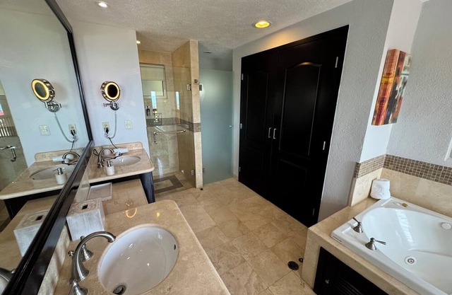 Cancún Resort 2-BR Suite · Sleeps 6 · Luxury Amenities & Pools
