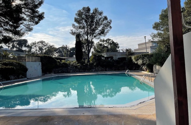 T2 St Raphaël, private garden, 5pers, 100m sea, pets welcome
