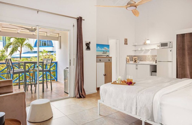 Palm Tree Paradise – Studio in Pelican Key