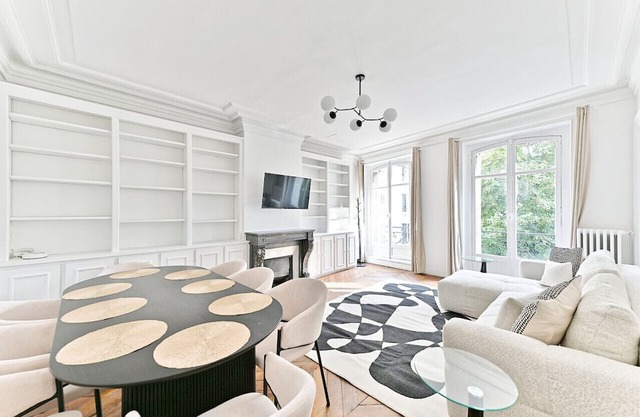 Spacious Parisian apartment #Marais #Rivoli