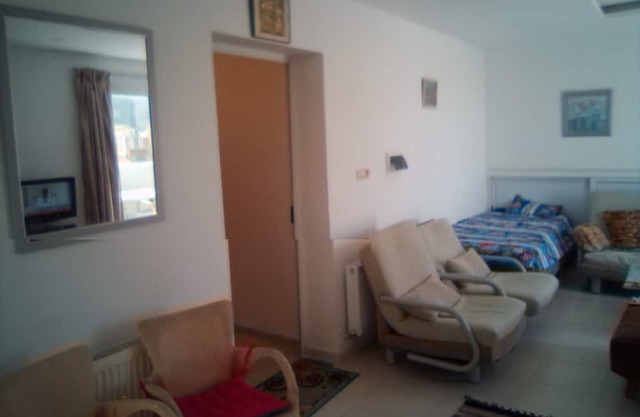 Studio with double terrace 70m2 sea view 100m from the beach very pleasant