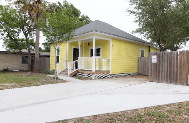 Immerse yourself in the comfort of this charming home in Aransas Pass!