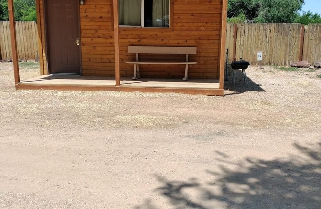 Cozy pet and family friendly cabin in Fillmore