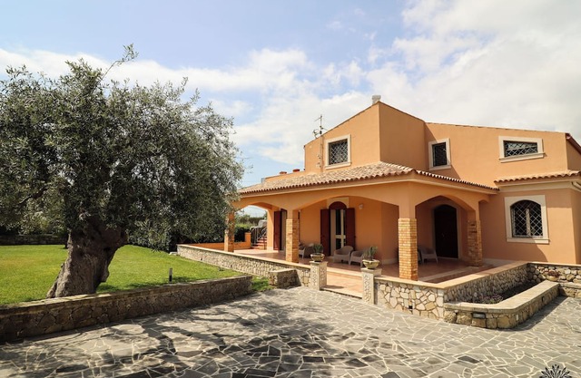 Radici Sicilian Holiday Home - C – An Oasis of Relaxation in the Heart of Sicily