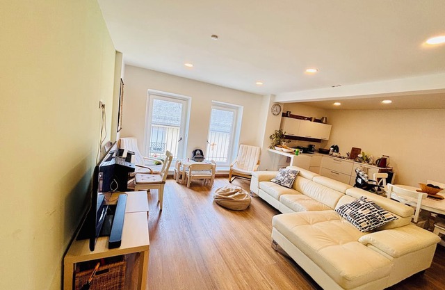 Lovely nest w/spa & calm views