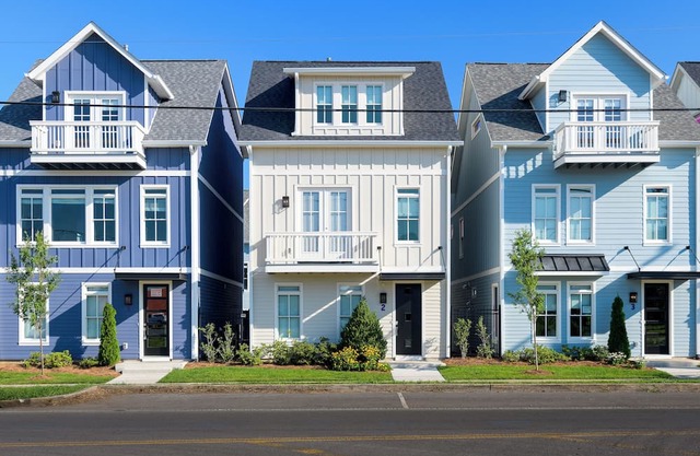 Sleeps 36 | 3 Homes, Minutes to Downtown+Broadway | 12BDR Group Getaway in Nash!