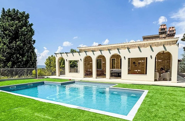 Wonderful private villa for 24 guests with private pool, WIFI, A/C, TV and patio