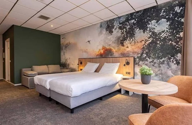 Bicycle-Friendly Stay with Breakfast, Free Parking, Near Speelgoedmuseum Roden