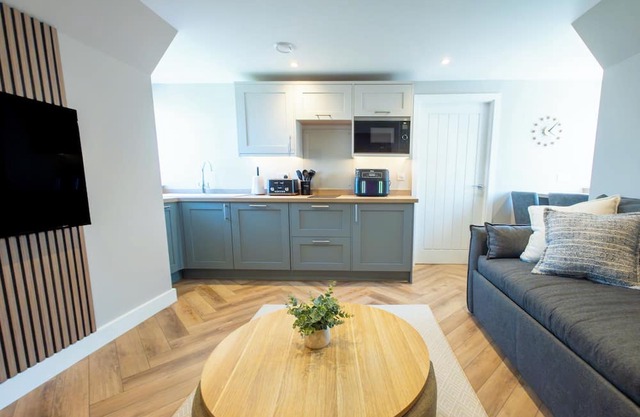 Stoneyloft - A Modern Self-Contained 1 Bedroom Annex Perfect for A Relaxing Trip