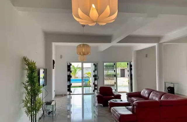Mako room: idyllic setting with breakfast