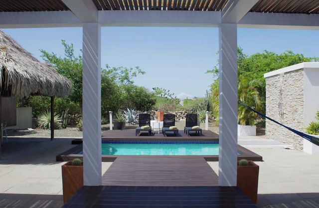 Villa Aurora, very private with own swimming pool and garden with a top view!