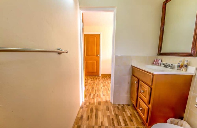 Cozy 1-bedroom Studio Apartment in Montserrat with WiFi, and AC