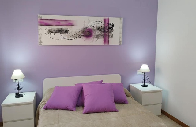 NICE APARTMENT, QUIET AND WELL COMMUNICATED.
