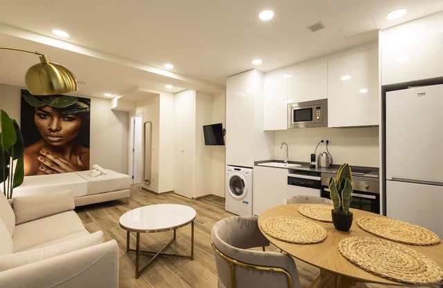 Cortes Suites B by Concept Flats