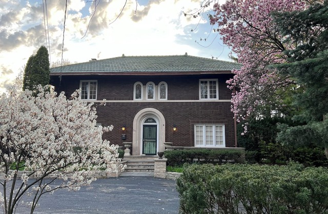 Green Magnolia House - Spacious 5-bedroom house close to Navy Base