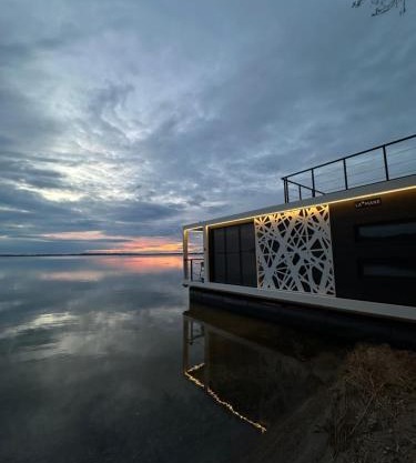 Houseboat Nowe Guty