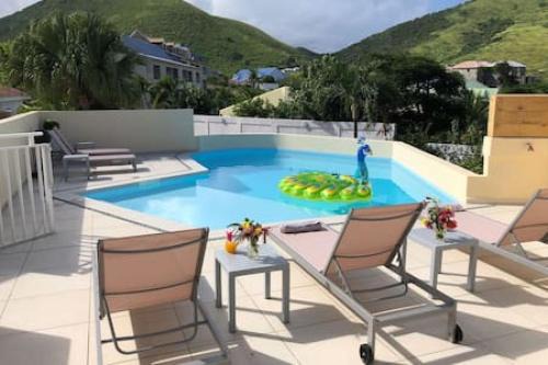 Beautiful suite S12B pool next to Pinel Island
