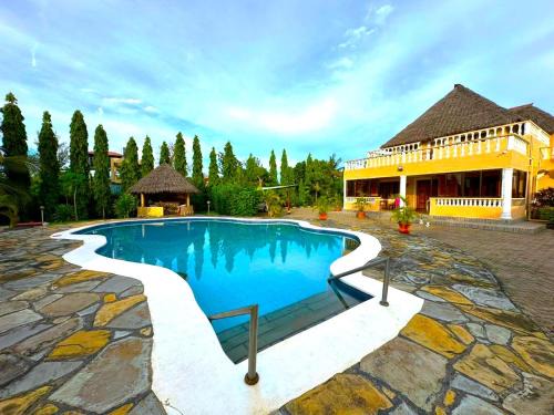Zuri's Garden - Diani