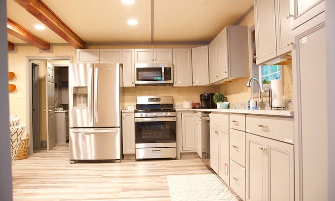 Smithville House | Cozy Cottage minutes from the boat ramp