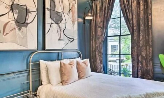 Faubourg Delachaise House | Striking Victorian Suite steps from Magazine St.