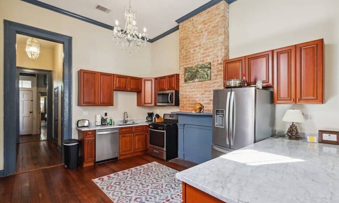 Faubourg Lafayette House | Historic Uptown 5br- Great for Groups!